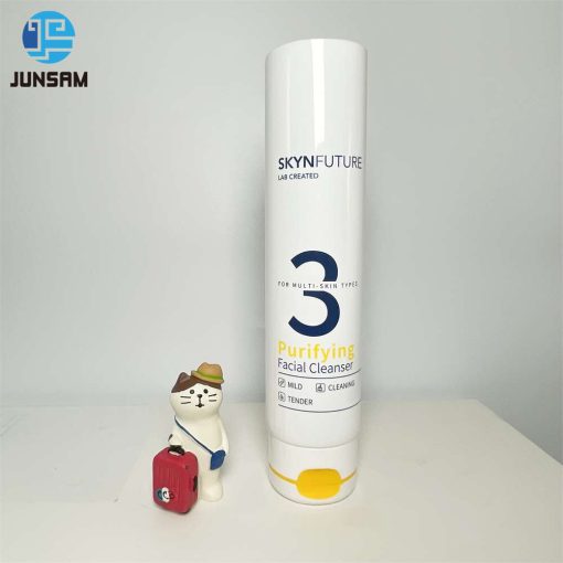 Tube nettoyant pour le visage