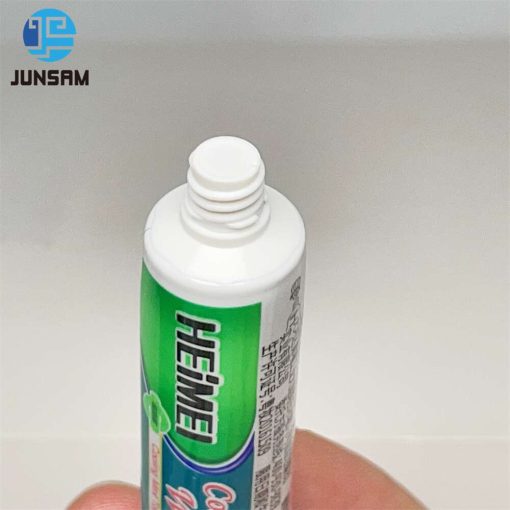 צינור פלסטיק