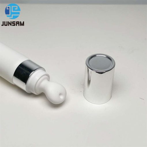 tubes de crème pour les yeux