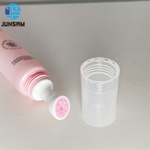tube-en-plastique-pour-crème-pour-les-yeux